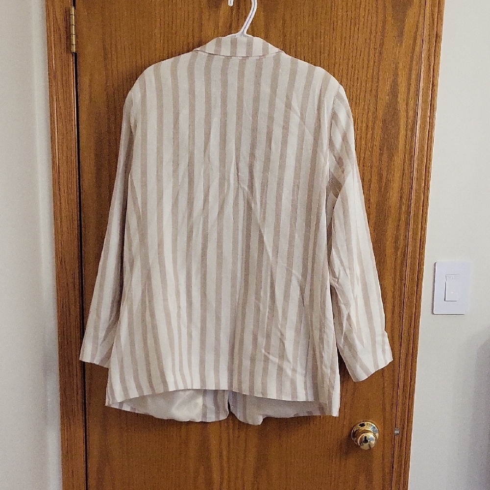 F&F Beige and White Striped Blazer - Picture 3 of 3